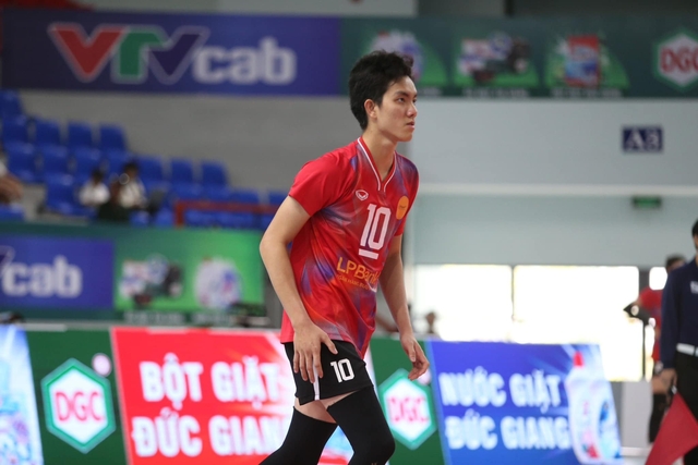 Bích Tuyền sẽ đối đầu với chủ công số 1 Thai League 2023-2024 Sasipapron ở cúp VTV9 Bình Điền 2024
