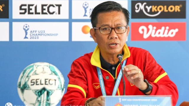 HLV Hoàng Anh Tuấn đối mặt khó khăn với do thầy Troussier để lại ở U23 Việt Nam