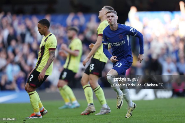 Cole Palmer sút Panenka đẳng cấp, Chelsea vẫn bị Burnley cầm hòa dù chơi hơn người - Ảnh 3.