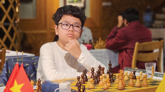 Kỳ thủ nhí Việt Nam 2 lần vô địch thế giới, thắng 3 ván trước ‘Vua cờ tốc độ’, được kỳ vọng tiếp bước Lê Quang Liêm