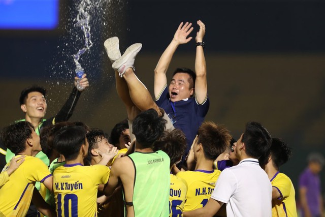 U19 Hà Nội FC lần thứ 7 vô địch Vòng chung kết U19 Quốc gia - Ảnh 3.