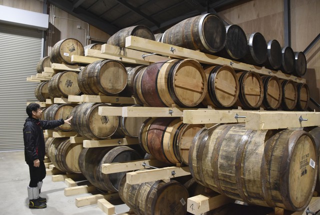 Nhật Bản siết chặt quy định sản xuất rượu whisky - Ảnh 2.