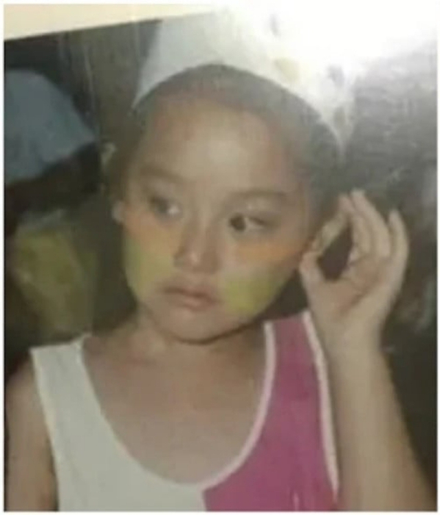 Bức ảnh thời thơ ấu của diễn viên 'Queen Of Tears' Kim Ji Won gây sốt netizen - Ảnh 2.