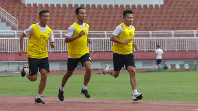 'Vua' sân cỏ Việt chinh phục nắng nóng chờ tái xuất V-League