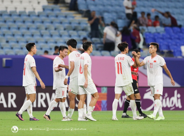Hai cầu thủ U23 Việt Nam phải thử doping sau trận thắng U23 Kuwait - Ảnh 2.