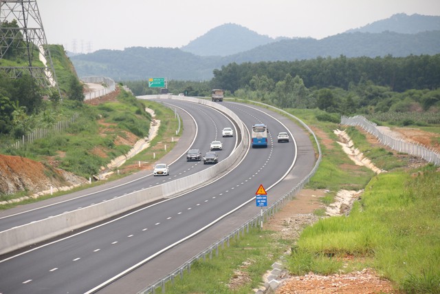 Bộ Giao thông Vận tải ban hành quy chuẩn mới về đường cao tốc - Ảnh 1.