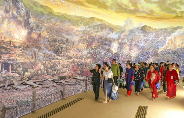 Bảo tàng Chiến thắng lịch sử Điện Biên Phủ tăng giờ mở cửa phục vụ khách tham quan - Ảnh 2.