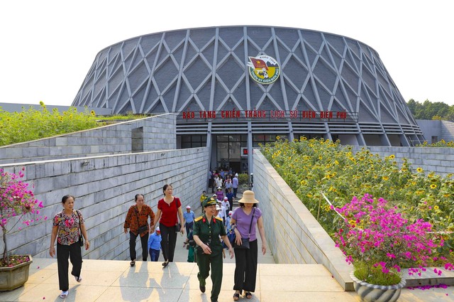 Bảo tàng Chiến thắng lịch sử Điện Biên Phủ tăng giờ mở cửa phục vụ khách tham quan - Ảnh 1.