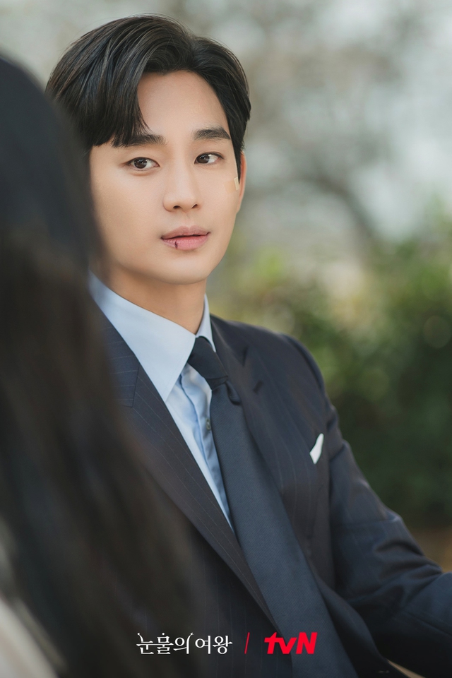 Tập 10 'Queen Of Tears': Kim Ji Won và Kim Soo Hyun hồi tưởng lại mối tình xưa - Ảnh 6.