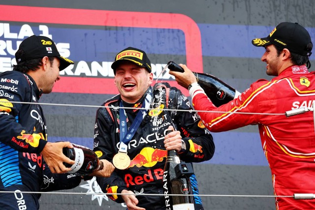 Verstappen tỏa sáng trở lại, Red Bull không có đối thủ ở Grand Prix Nhật Bản - Ảnh 3.