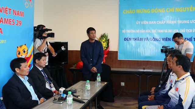 Trọng tài nhận sai với U22 Việt Nam vì ‘tặng’ penalty cho Campuchia