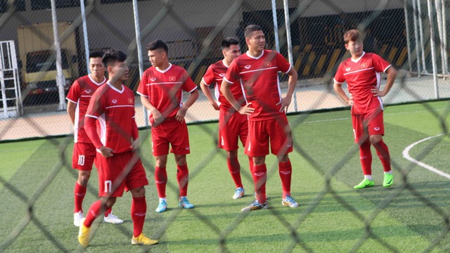Sợ bị chê sân xấu, BTC ASIAD yêu cầu U23 Việt Nam tập kín