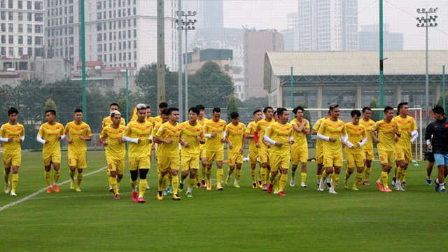 Kết quả bóng đá ĐT Việt Nam 3-2 U22 Việt Nam: Văn Quyết và Đức Chinh toả sáng trên sân Cẩm Phả