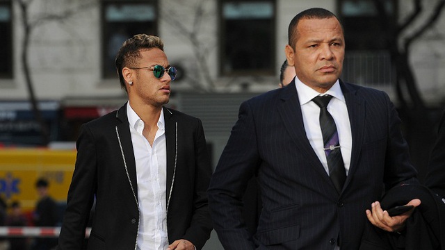 Bố Neymar tố Barca quỵt 'tiền thưởng trung thành' lên đến 26 triệu euro