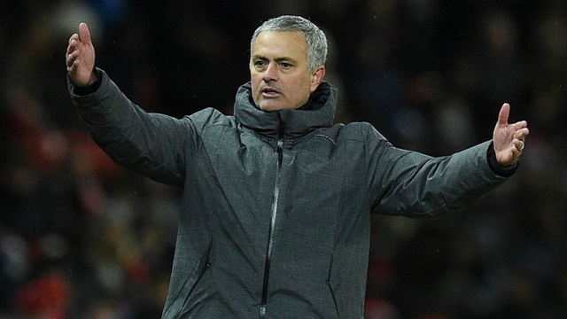 Mourinho bị yêu cầu giải trình về việc tố Man City 'phạm lỗi chiến thuật'