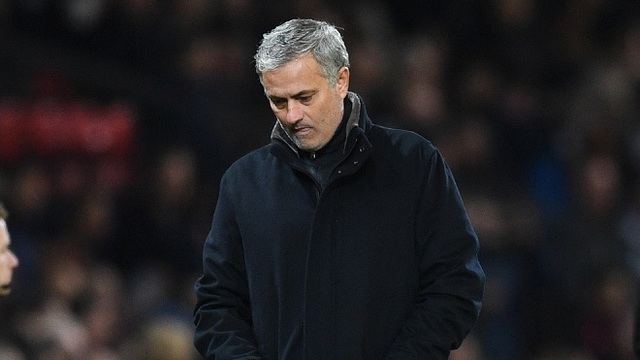 Cách Mourinho dựng xe bus ở Real cho thấy ông không phù hợp với M.U