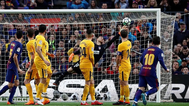 Messi đang giúp Barca tái hiện thành tích 'bất bại' của Arsenal