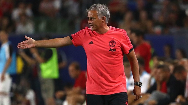 Mourinho: ‘Tôi mà là CĐV thì sẽ ra biển chứ không tốn tiền đến xem M.U thi đấu’