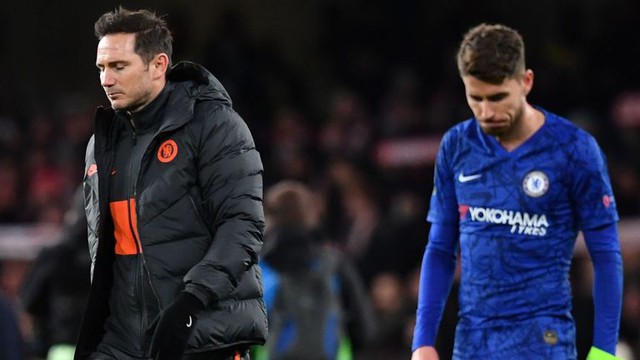 Chuyển nhượng Chelsea: Lampard rao bán 4 hậu vệ vì hàng thủ thảm họa