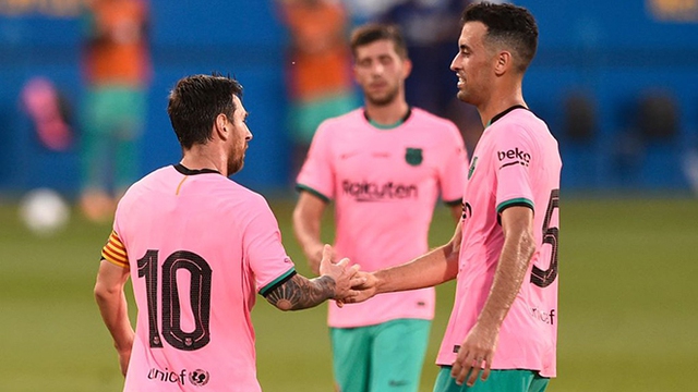 Messi gây sốc với đường chuyền không cần nhìn đồng đội