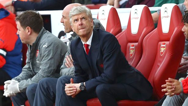 BÌNH LUẬN: Mùa Hè tồi tệ của Wenger và Arsenal