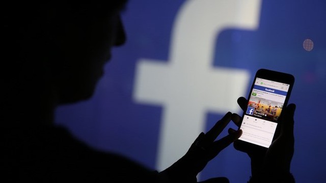 Facebook đàm phán với cảnh sát gỡ bỏ các nội dung bạo lực, khủng bố