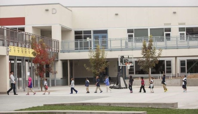Nhiều trường học Mỹ phải đóng cửa sau khi nhận được thư đe dọa xả súng