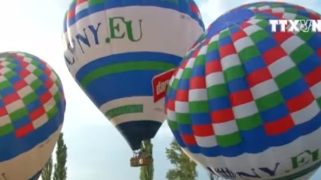 Rực rỡ lễ hội khinh khí cầu tại Séc
