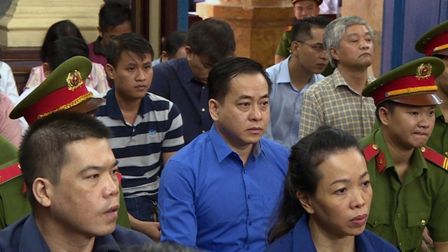Xét xử vụ án thiệt hại hơn 3.608 tỷ đồng tại Ngân hàng Đông Á: Trần Phương Bình, Phan Văn Anh Vũ hầu tòa