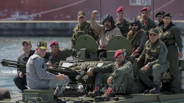 Quân đội Venezuela bắt đầu tập trận