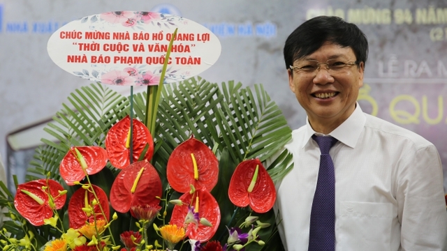 Nhà báo Hồ Quang Lợi ra mắt sách 'Thời cuộc và văn hóa': Văn hóa vẫn là… nhất