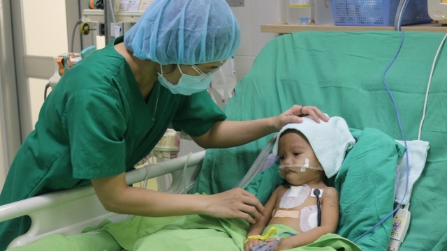 Bệnh viện Hoàn Mỹ Cửu Long điều trị thành công bệnh nhi 1 tuổi bị bệnh Apso