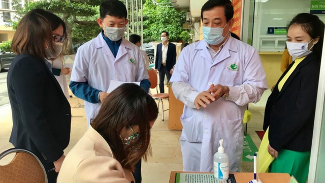17 nhân viên y tế BV Phụ sản Hà Nội tiếp xúc gần với BN243 âm tính lần 2 với SARS-CoV-2