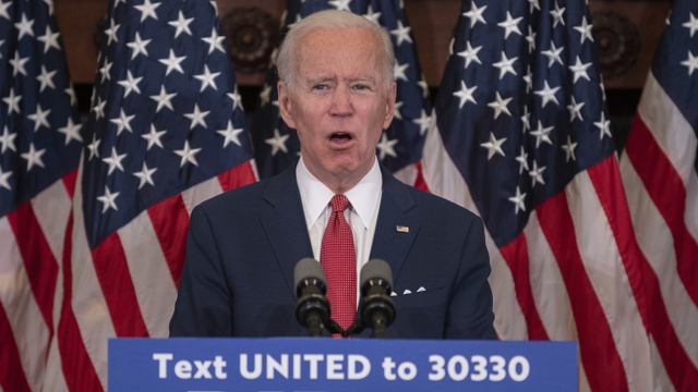 Ứng cử viên tổng thống Mỹ Joe Biden tiếp tục giành thuận lợi trong thăm dò dư luận