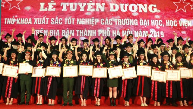 Hà Nội tuyên dương 88 Thủ khoa xuất sắc