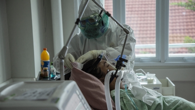 Nhiều bác sĩ Indonesia tử vong dù đã được tiêm phòng Covid-19 đủ hai mũi 