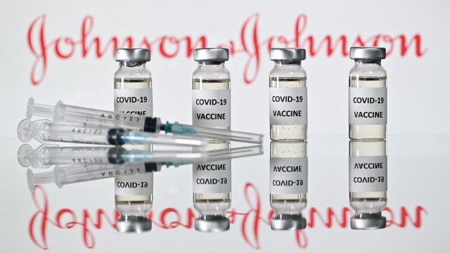 Dịch Covid-19: Mỹ sẽ chia sẻ thêm hàng chục triệu liều vaccine trong mùa Hè