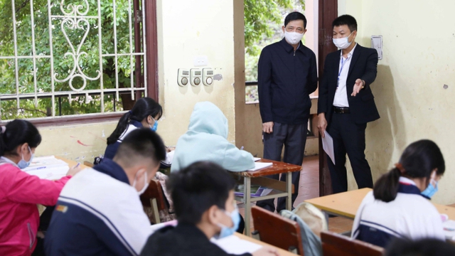Hình ảnh học sinh lớp 9 ở Ba Vì, Hà Nội trở lại trường học