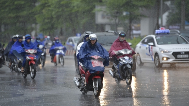 Từ Hà Tĩnh đến Quảng Ngãi có nơi mưa rất to và dông