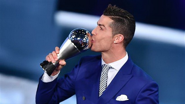 HLV Hữu Thắng và Văn Quyết chọn Ronaldo, VPF 'mổ băng' vụ Thanh Thắng