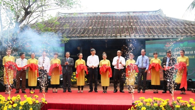 Khai mạc Festival Văn hóa tơ lụa, thổ cẩm Việt Nam – Châu Á 2017