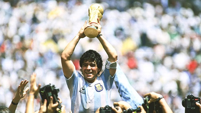 Maradona, huyền thoại Maradona, một năm ngày mất của Diego Maradona, Maradona qua đời, đội tuyển Argentina, World Cup 1986, Mexico 1986, Bàn tay của Chúa, cậu bé Vàng