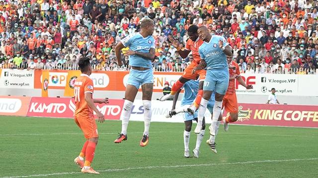 'Chuyến tàu' V-League