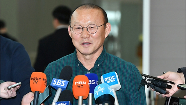 HLV Park Hang Seo: 'Tôi phải chọn  đội tuyển Việt Nam hoặc U23 Việt Nam'