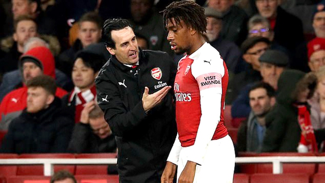 Arsenal: Đã đến lúc Emery xoay vòng lực lượng