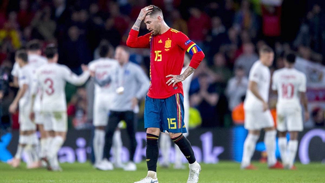 Vì sao Tây Ban Nha thảm bại trước đội tuyển Anh?
