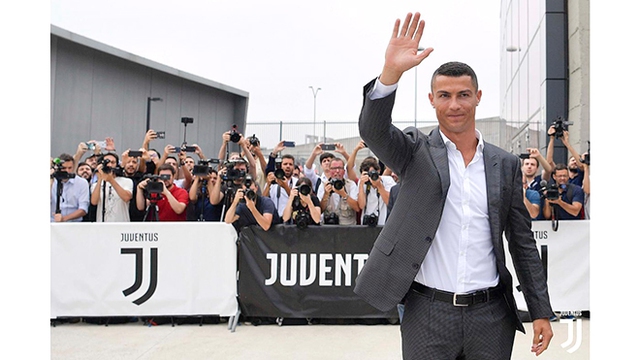 Ronaldo ra mắt Juventus, Ronaldo đến Juventus, Chuyển nhượng Ronaldo rời Real Madrid đến Juventus, Video Ronaldo ra mắt Juve, Ronaldo phát biểu khi ra mắt Juve