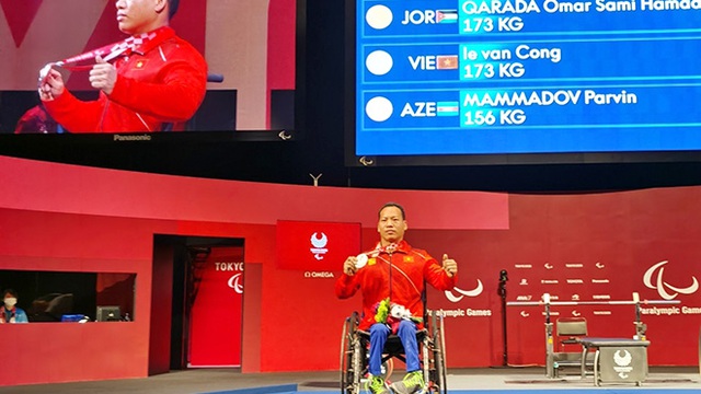 Lê Văn Công, Văn Công, Lê Văn Công giành HCB Paralympic, Paralympic, Đoàn Thể thao người khuyết tật Việt Nam