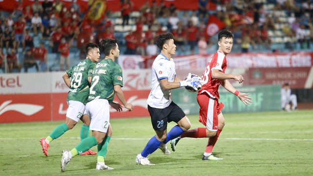 Dư âm vòng 9 V-League 2022: Điệu buồn phương Nam