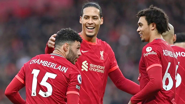 Ngoại hạng Anh: Liverpool níu hy vọng bám Man City